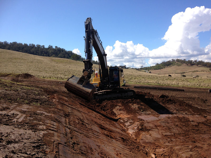 25 tonne tilting-head excavator with GPS